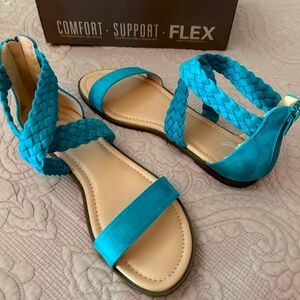 Your summer sandals are here!